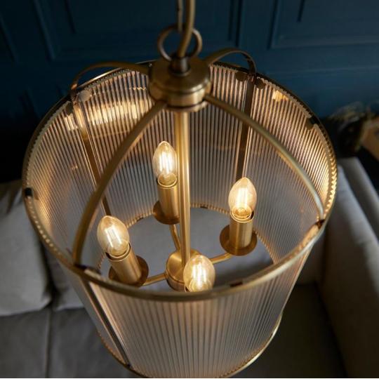 elegans arany cottage amerikai stilusu fuggesztek lampa vintage mediterran klasszikus uvegburas nappali haloszoba vilagitas polgari villa lakas lampak lameridiana lakberendezesi bolt.jpg
